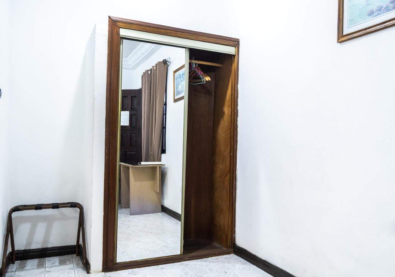 Hill View Hotel West Airport Accra Eksteriør bilde