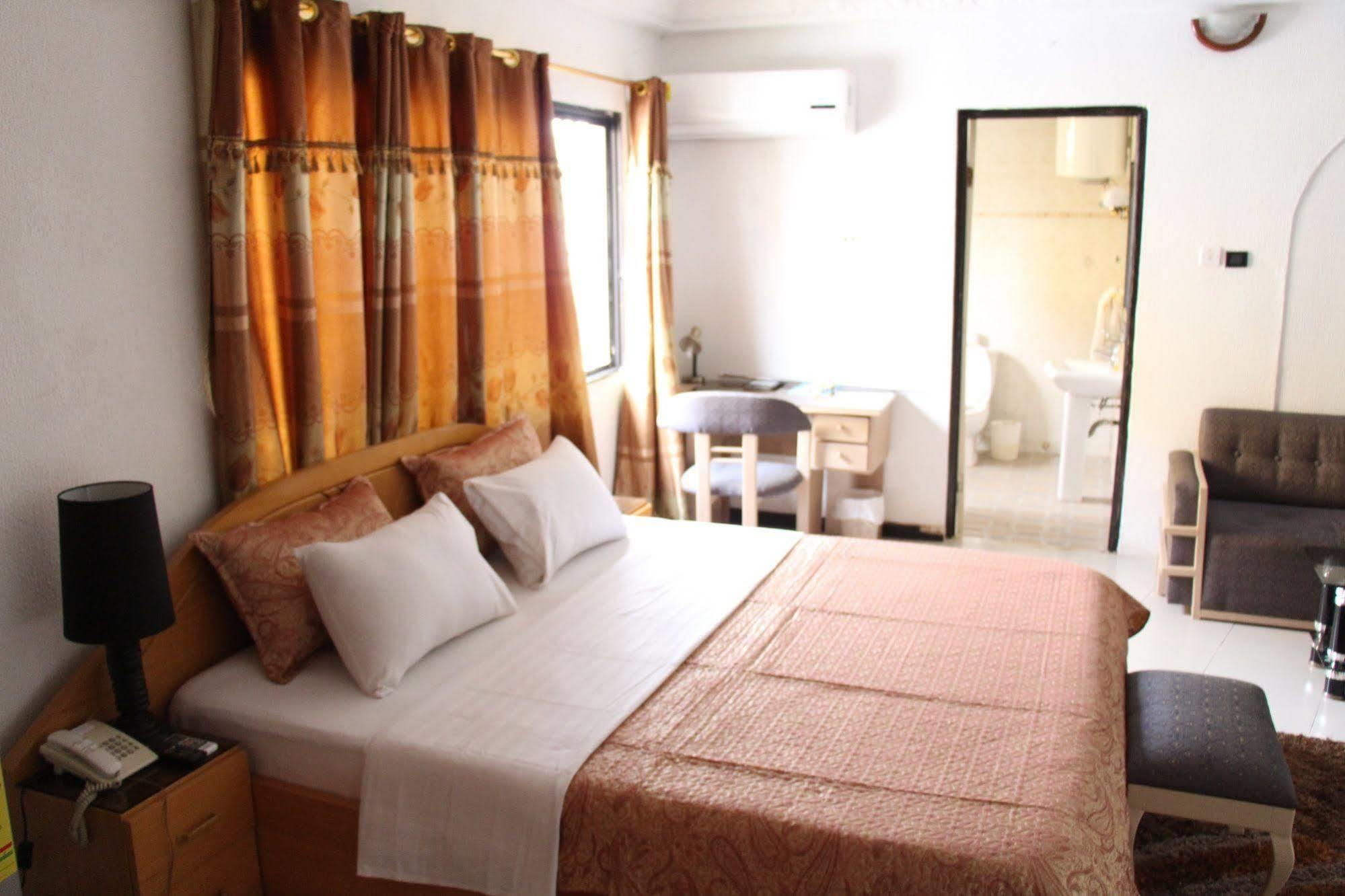 Hill View Hotel West Airport Accra Eksteriør bilde